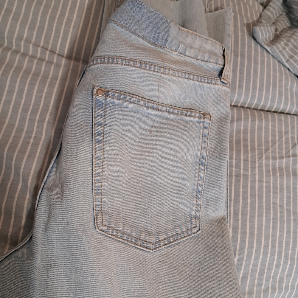 Women's Light Blue Jeans